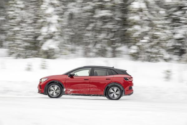 photo of Volkswagen drops all-electric ID.4 in the US in pivot back to gas SUVs image