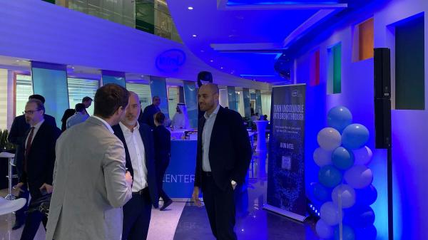 Intel set to buy AI chip specialist as it scrambles to catch…