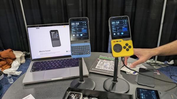 Linux-powered handheld computer connects…