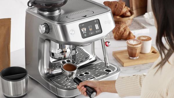 photo of Sage's new coffee machine guides your hand like a friendly virtual barista image